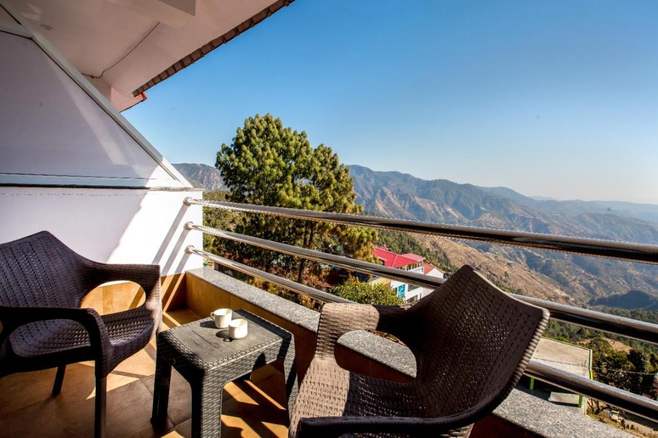 The Alpine Resort Lansdowne Bagian luar foto