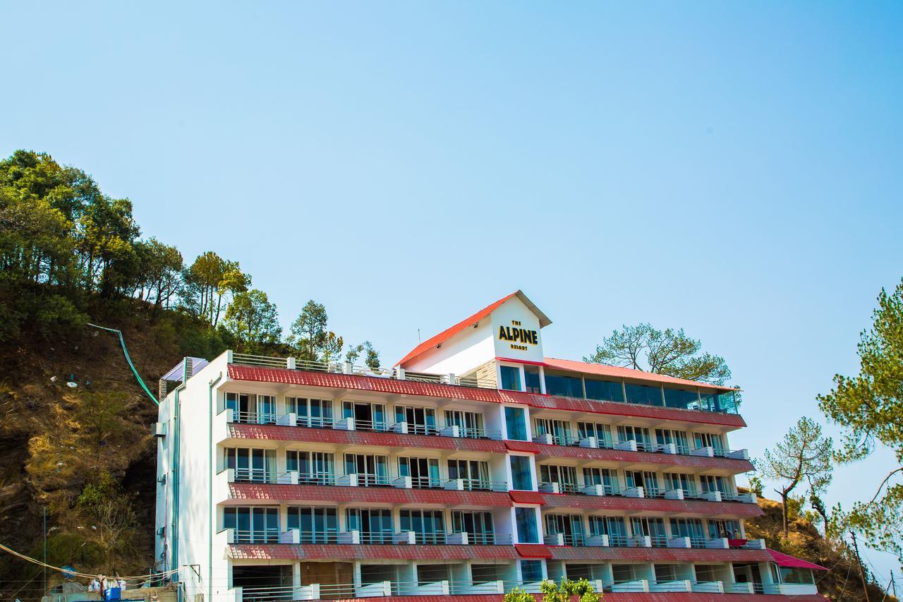 The Alpine Resort Lansdowne Bagian luar foto