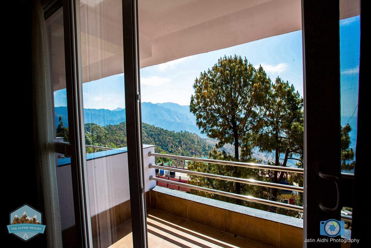 The Alpine Resort Lansdowne Bagian luar foto