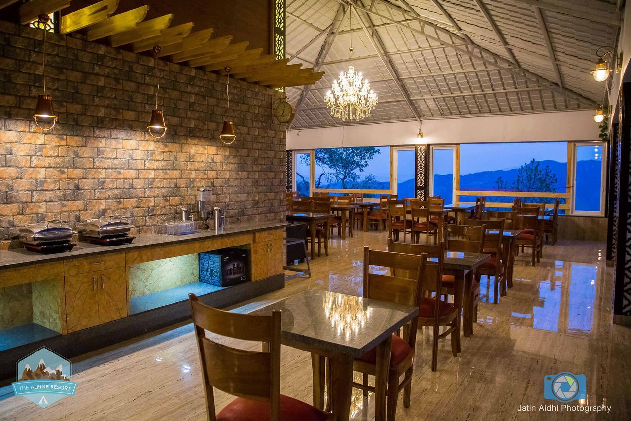 The Alpine Resort Lansdowne Bagian luar foto