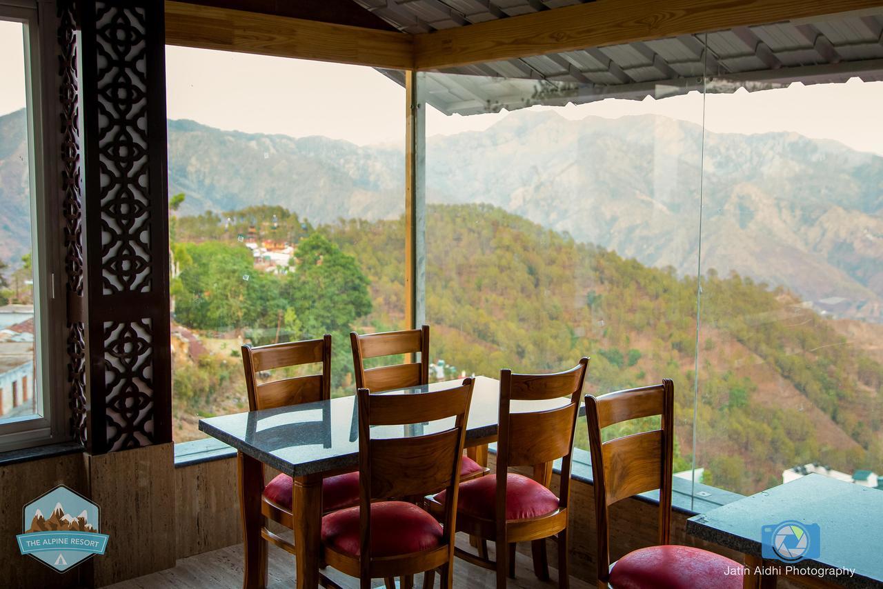 The Alpine Resort Lansdowne Bagian luar foto
